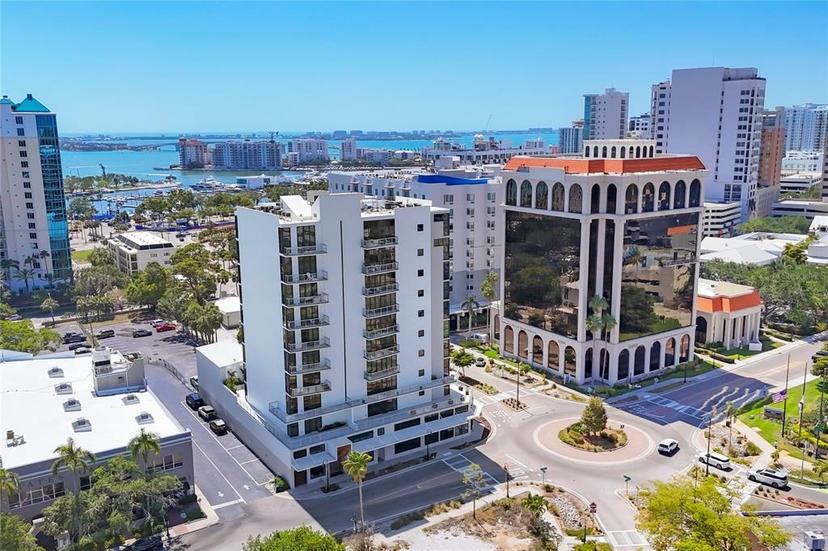 Picture of 300 S Pineapple Avenue Unit 302, Sarasota FL 34236