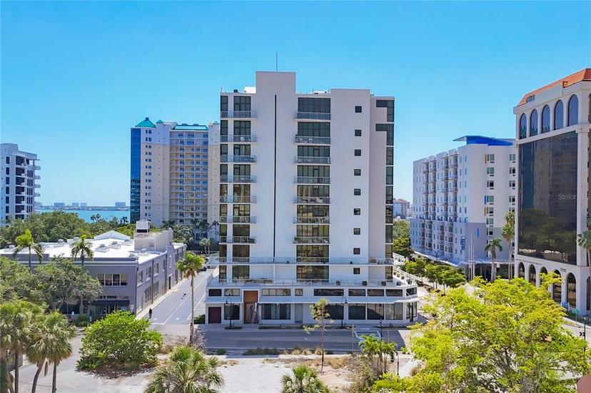 Picture of 300 S Pineapple Avenue Unit 302, Sarasota FL 34236
