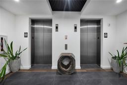 Picture of 300 S Pineapple Avenue Unit 302, Sarasota, FL 34236