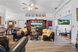 Picture of 464 Emerald Cove Loop, Lakeland, FL 33813