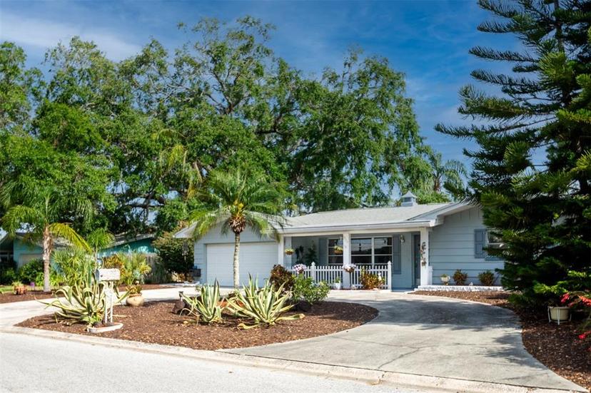Picture of 930 S Lyndhurst Street, Dunedin FL 34698