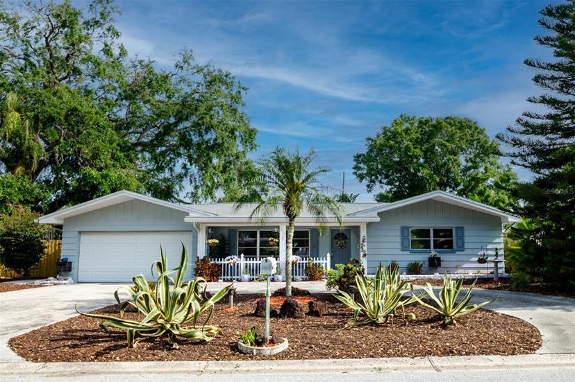 Picture of 930 S Lyndhurst Street, Dunedin FL 34698