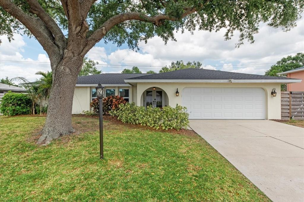 Picture of 4415 Charing Cross Road, Sarasota, FL 34241