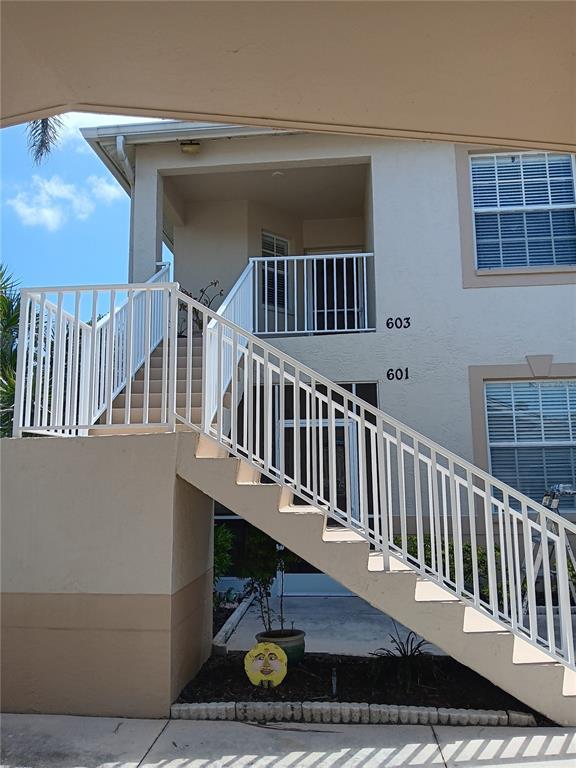 Picture of 603 Auburn Lakes Circle Unit 603, Venice FL 34292