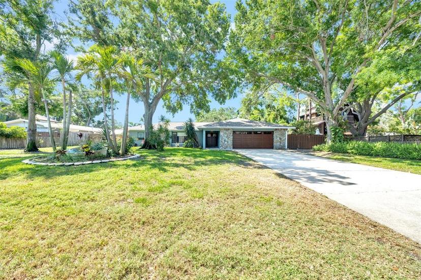 Picture of 1220 Pinellas Point Drive S, St Petersburg FL 33705