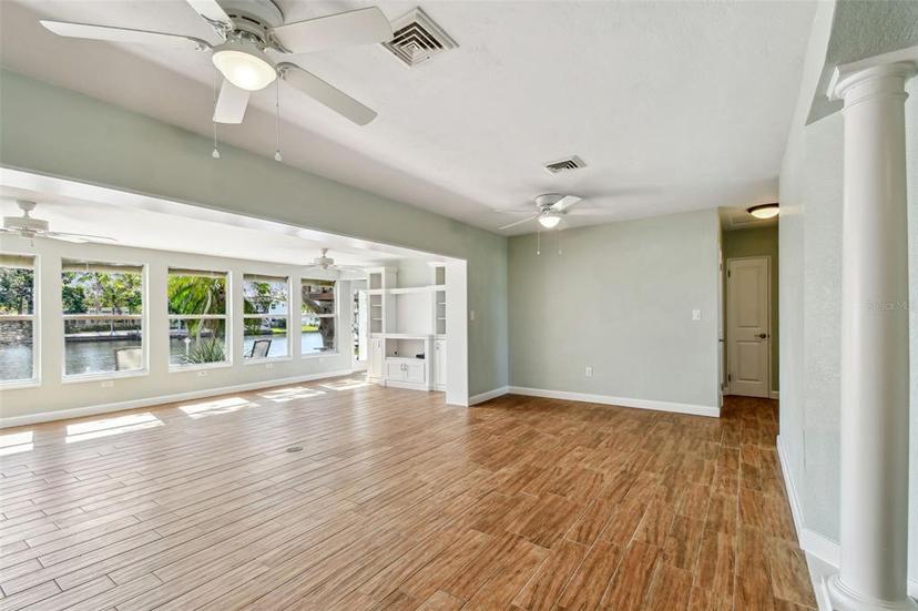 Picture of 9265 Treasure Ln Ne, St Petersburg FL 33702