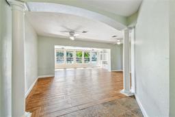 Picture of 9265 Treasure Ln Ne, St Petersburg, FL 33702