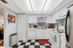 Picture of 512 Cameo Drive, Lakeland, FL 33803