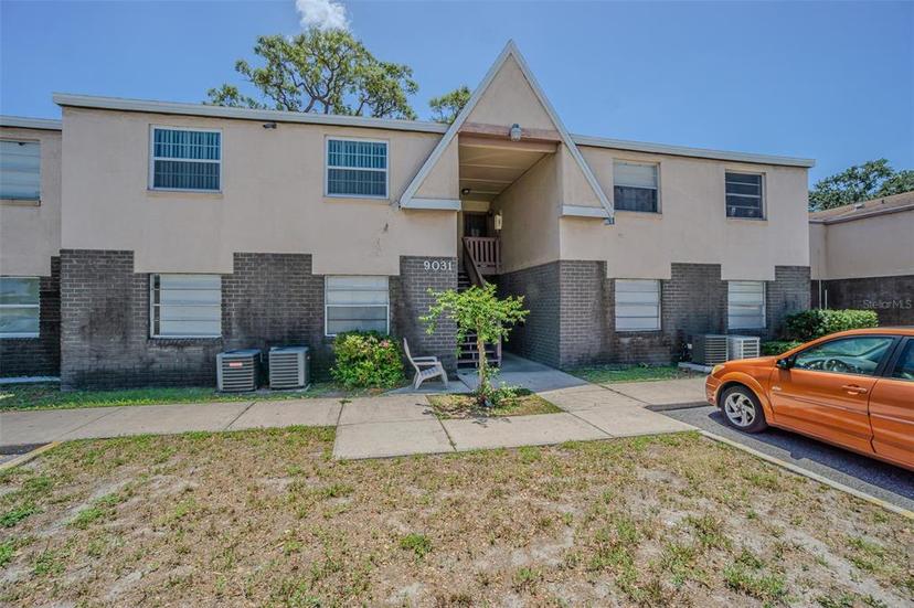 Picture of 9031 Westchester Circle Unit 128, Tampa FL 33604