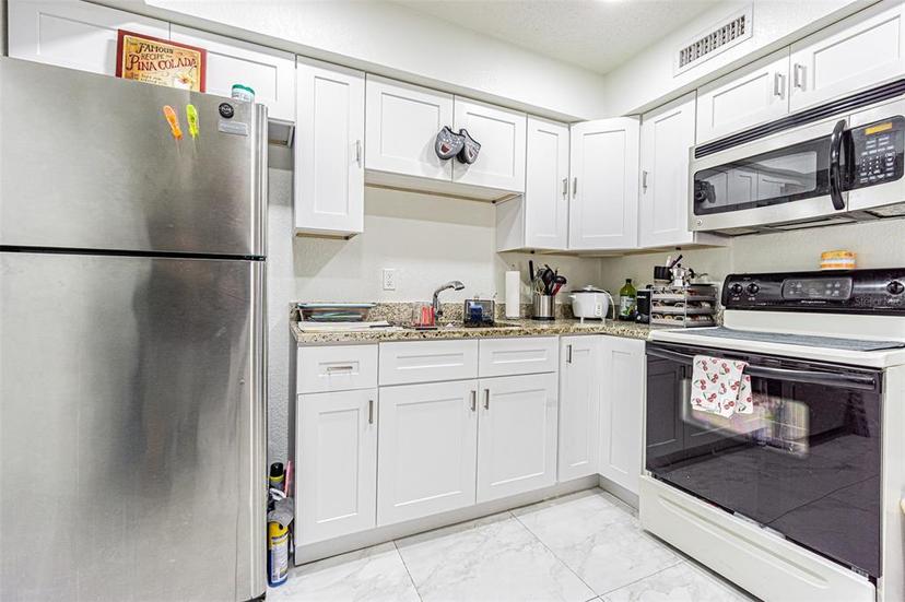 Picture of 9031 Westchester Circle Unit 128, Tampa FL 33604