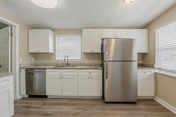 Picture of 4010 Emerson Avenue S, St Petersburg, FL 33711