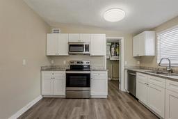 Picture of 4010 Emerson Avenue S, St Petersburg, FL 33711