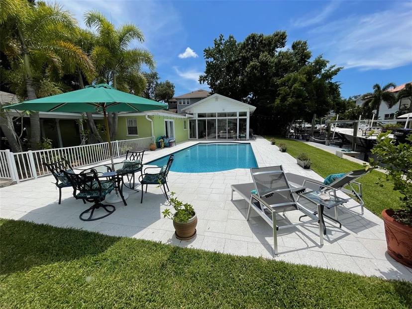 Picture of 648 Geneva Place, Tampa FL 33606