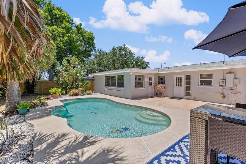 Picture of 13880 Dominica Drive, Seminole FL 33776
