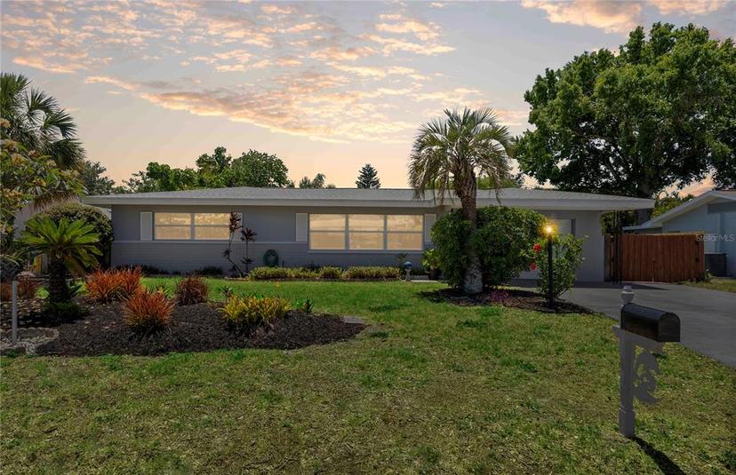 Picture of 13880 Dominica Drive, Seminole FL 33776