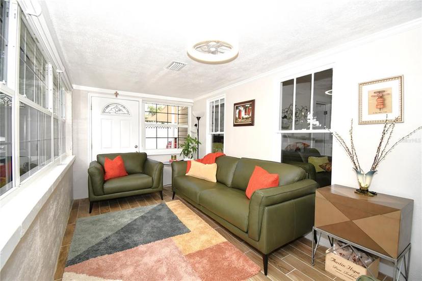 Picture of 418 E 10Th Ave, Mount Dora FL 32757
