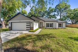 Picture of 10033 Canterbury Drive, Leesburg, FL 34788