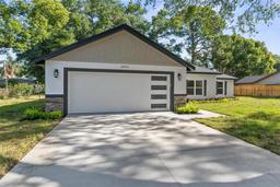 Picture of 10033 Canterbury Drive, Leesburg, FL 34788