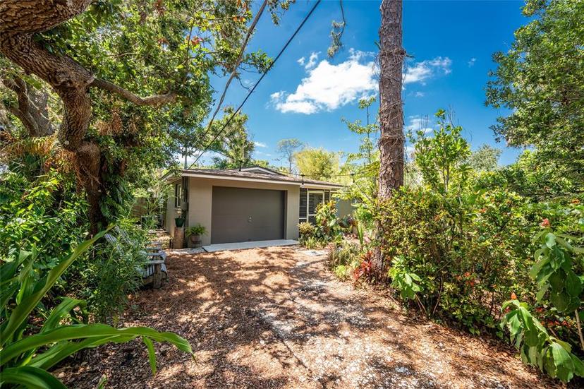 Picture of 875 Morrison Avenue, Englewood FL 34223