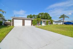 Picture of 3922 Fontainebleau Drive, Tampa, FL 33634