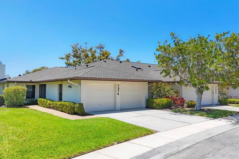 Picture of 7374 Royal Birkdale Drive Unit 15D, Sarasota FL 34238
