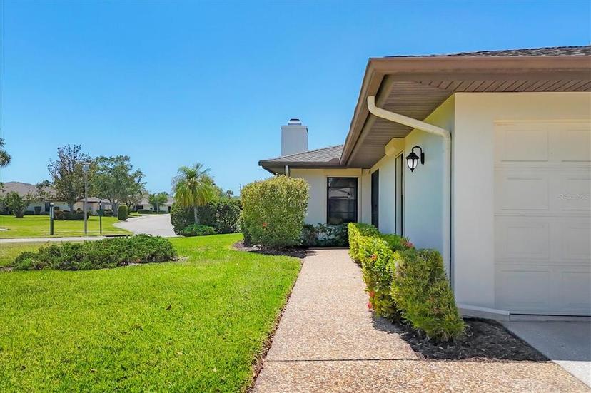 Picture of 7374 Royal Birkdale Drive Unit 15D, Sarasota FL 34238