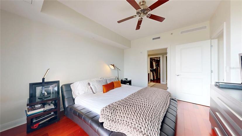 Picture of 450 Knights Run Avenue Unit 703, Tampa FL 33602
