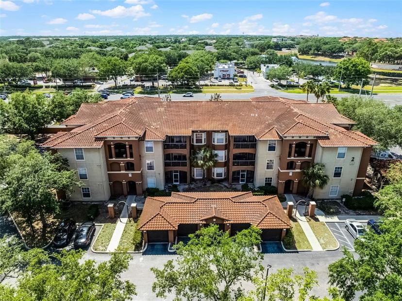 Picture of 5566 Metrowest Boulevard Unit 304, Orlando FL 32811