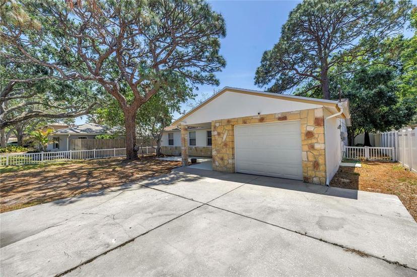 Picture of 518 62Nd Avenue Ne, St Petersburg FL 33702