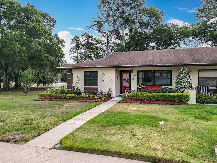 Picture of 12539 Orangewood Court, Tavares FL 32778