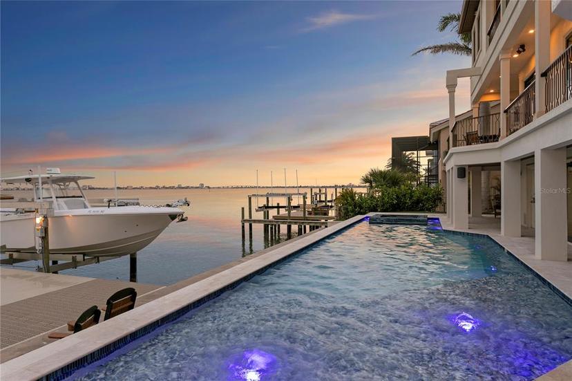 Picture of 5939 Bayview Circle S, Gulfport FL 33707