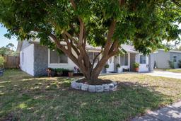 Picture of 9118 108Th Avenue, Seminole, FL 33777