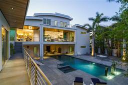 Picture of 1365 Harbor Drive, Sarasota, FL 34239