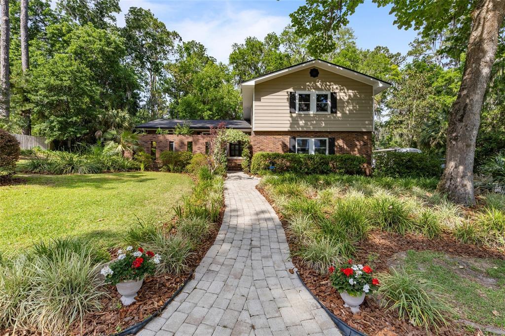 Picture of 2036 NW 17Th Lane, Gainesville, FL 32605