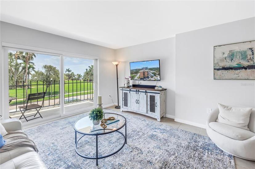 Picture of 1120 NORTH Shore Drive Ne Unit 201, St Petersburg FL 33701