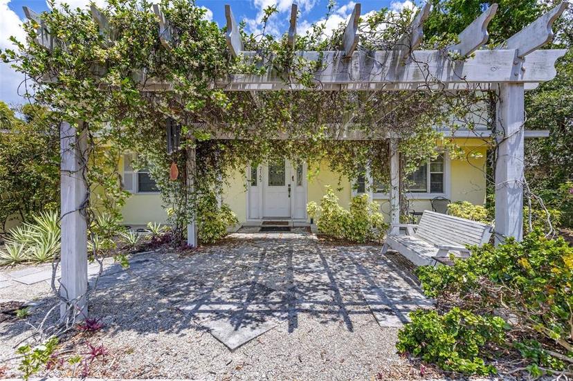 Picture of 2165 Lemon Avenue, Englewood FL 34223