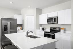 Picture of 420 Harvard Court, Dundee, FL 33838