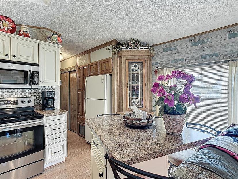 Picture of 9000 Us Hwy 192 Unit 214, Clermont FL 34714