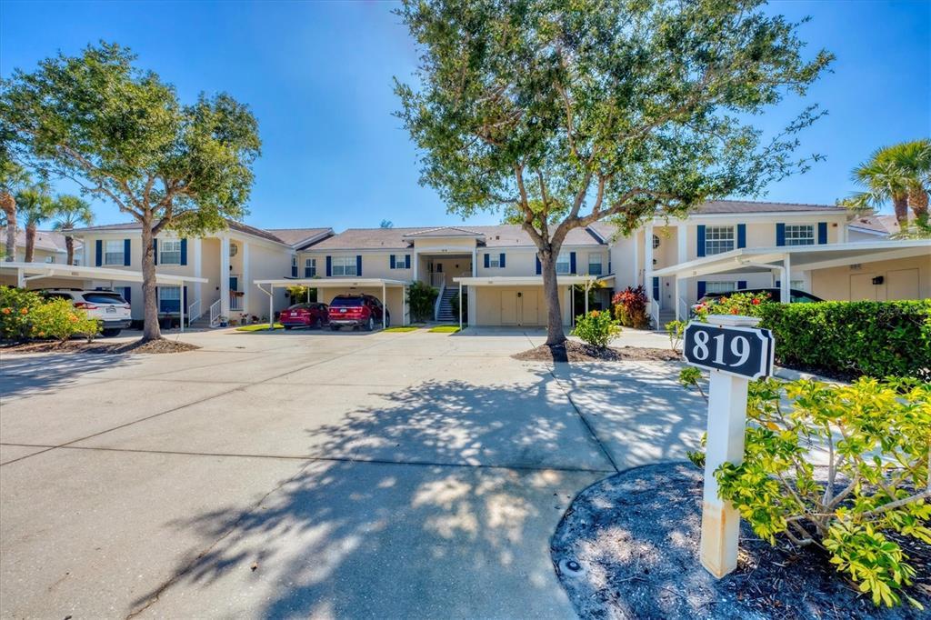 Picture of 819 Montrose Drive Unit 102, Venice, FL 34293
