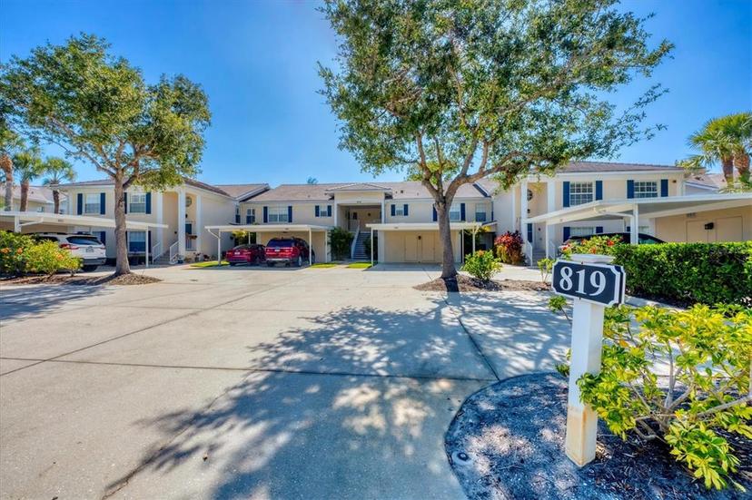 Picture of 819 Montrose Drive Unit 102, Venice FL 34293
