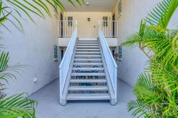Picture of 819 Montrose Drive Unit 102, Venice, FL 34293