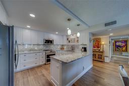 Picture of 1460 Gulf Boulevard Unit 305, Clearwater, FL 33767