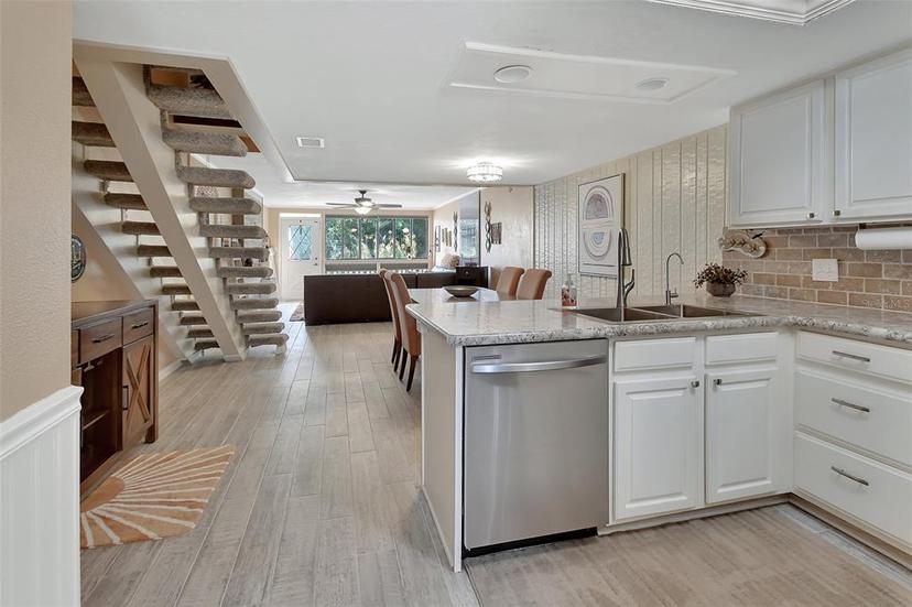 Picture of 2329 River Ridge Road Unit 4, Deland FL 32720