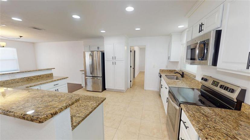 Picture of 708 Pearl Circle, Brandon FL 33510