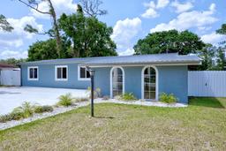 Picture of 1100 Highland Drive, Sebring, FL 33870