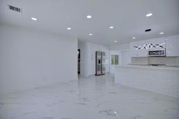 Picture of 1100 Highland Drive, Sebring, FL 33870