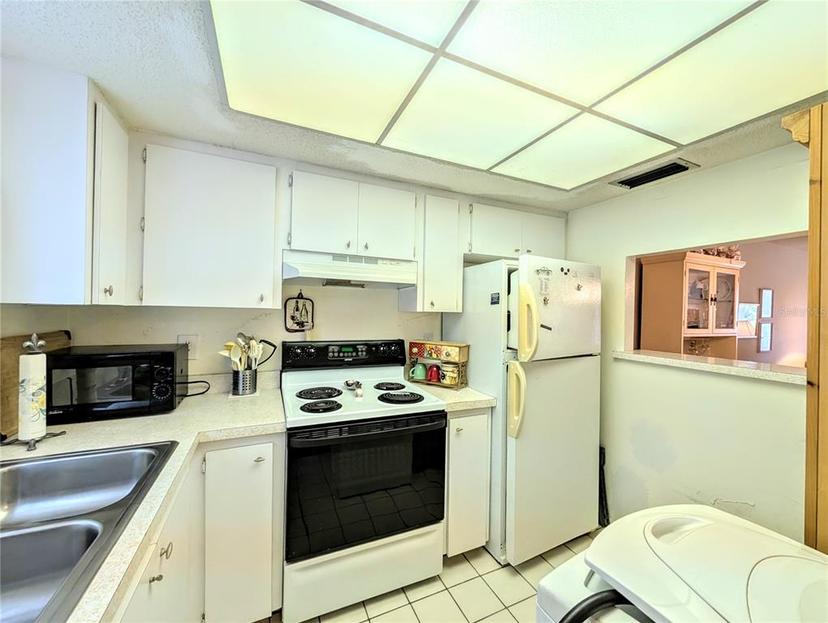 Picture of 3559 Lake Bayshore Drive Unit J-204, Bradenton FL 34205