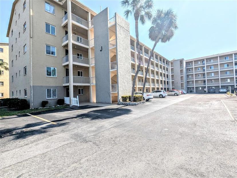 Picture of 3559 Lake Bayshore Drive Unit J-204, Bradenton FL 34205
