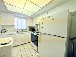 Picture of 3559 Lake Bayshore Drive Unit J-204, Bradenton, FL 34205