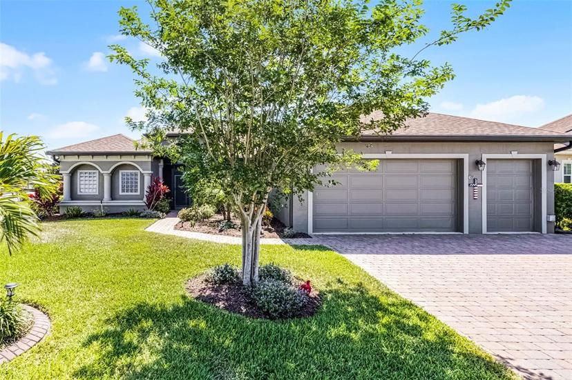 Picture of 1394 Oakmont Drive, Winter Haven FL 33884